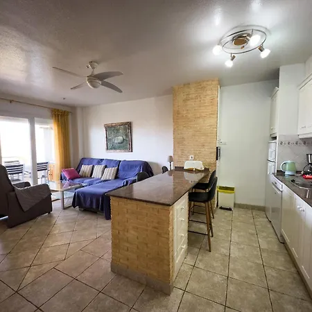 Beachfront Primera Linea 2-11 *